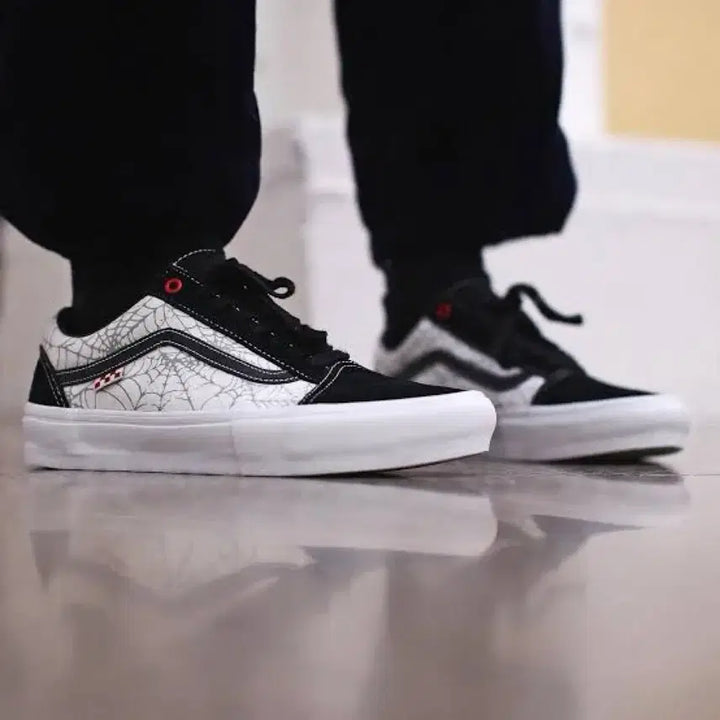[BUNJANG] Vans Skate Old Skool Spider Black Sneakers / (265) 반스 스케이트 올드스쿨 스파이더 블랙