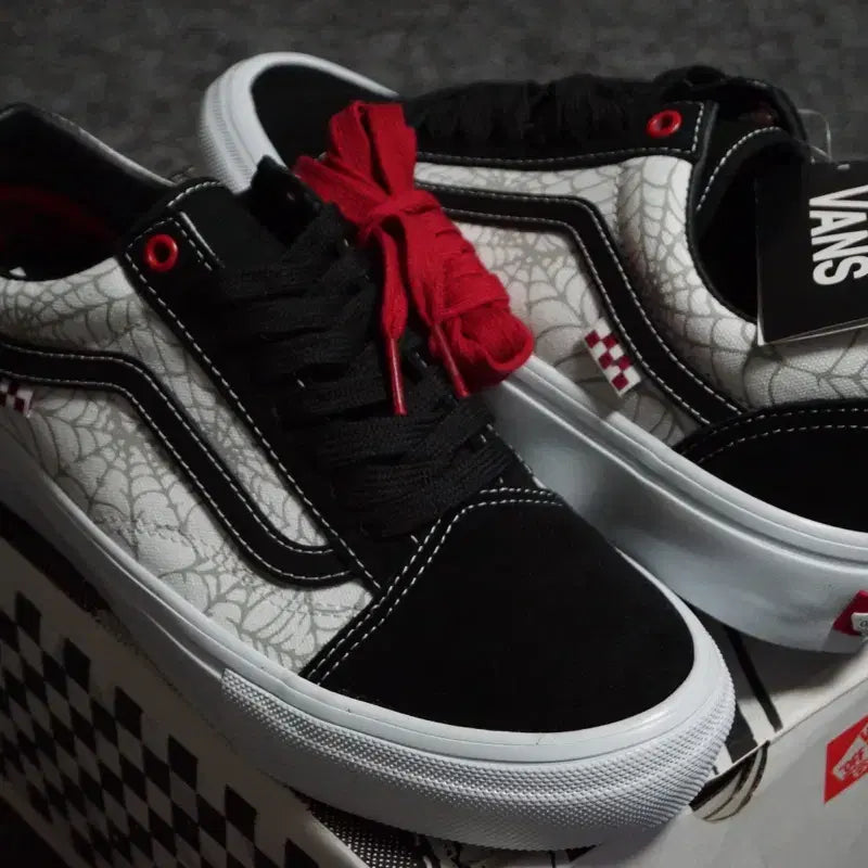[BUNJANG] Vans Skate Old Skool Spider Black Sneakers / (265) 반스 스케이트 올드스쿨 스파이더 블랙