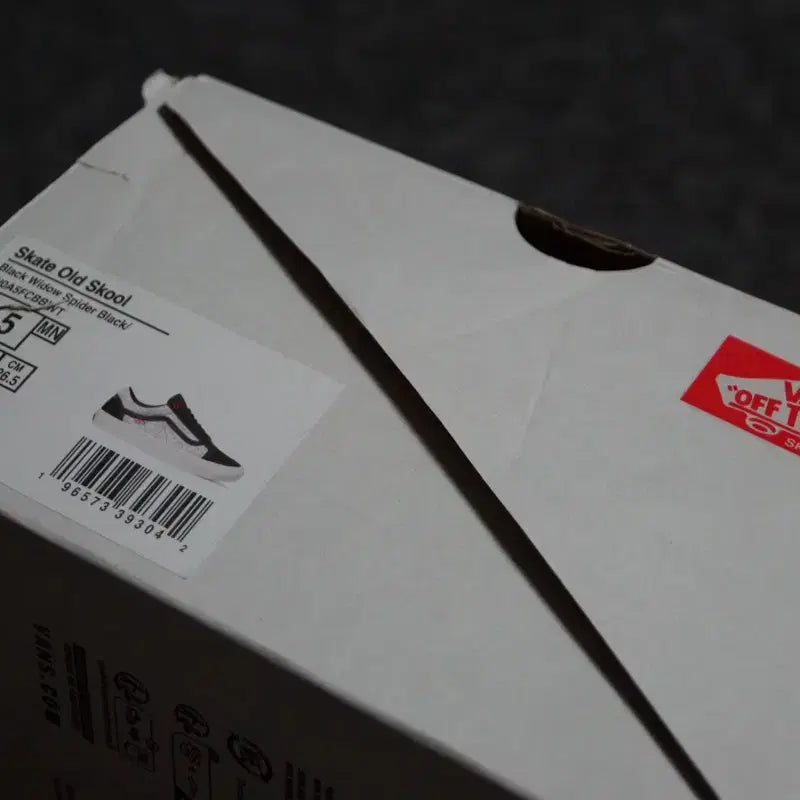 [BUNJANG] Vans Skate Old Skool Spider Black Sneakers / (265) 반스 스케이트 올드스쿨 스파이더 블랙