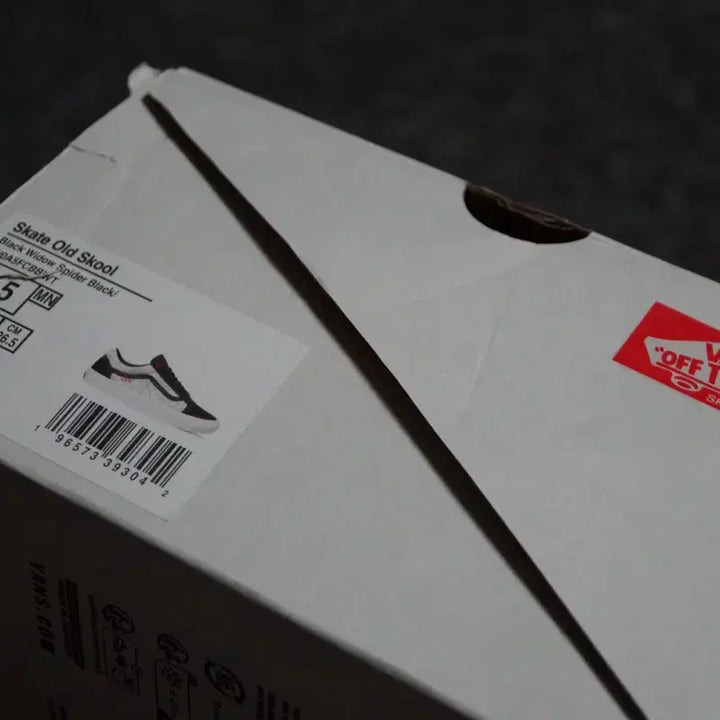 [BUNJANG] Vans Skate Old Skool Spider Black Sneakers / (265) 반스 스케이트 올드스쿨 스파이더 블랙