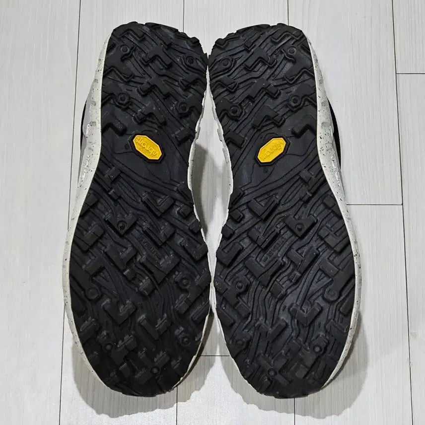 [BUNJANG] Norda x Haven 003 Quarry Trail Running Shoes / [285] 노다 x 헤븐 003 쿼리 (US 10.5)