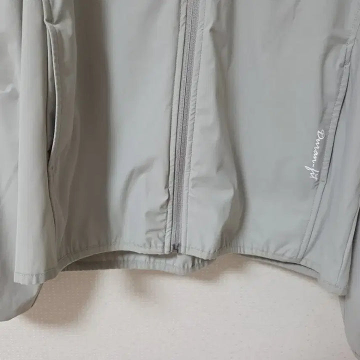 [SOLD OUT] 뒤란 프리미엄 후드 바람막이 자켓 소라그레이 L 여성 운동복