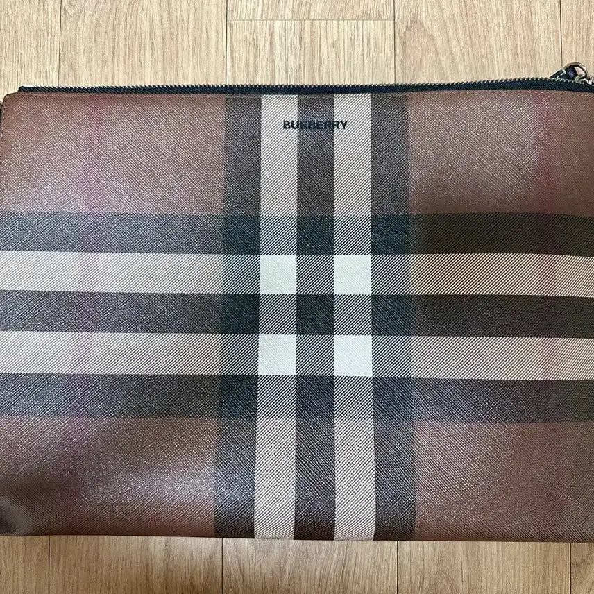 [BUNJANG] Burberry Checkered Clutch Bag / 버버리 체크 클러치 백 + 풀구성