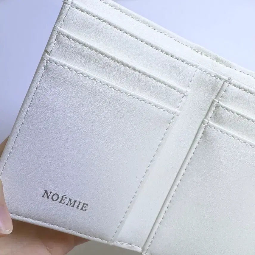 [BUNJANG] Noemi White Ribbon Wallet / 노에미 화이트 리본 반지갑