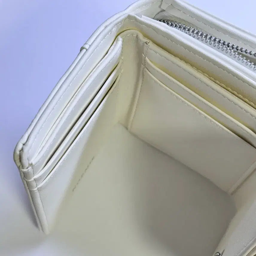 [BUNJANG] Noemi White Ribbon Wallet / 노에미 화이트 리본 반지갑