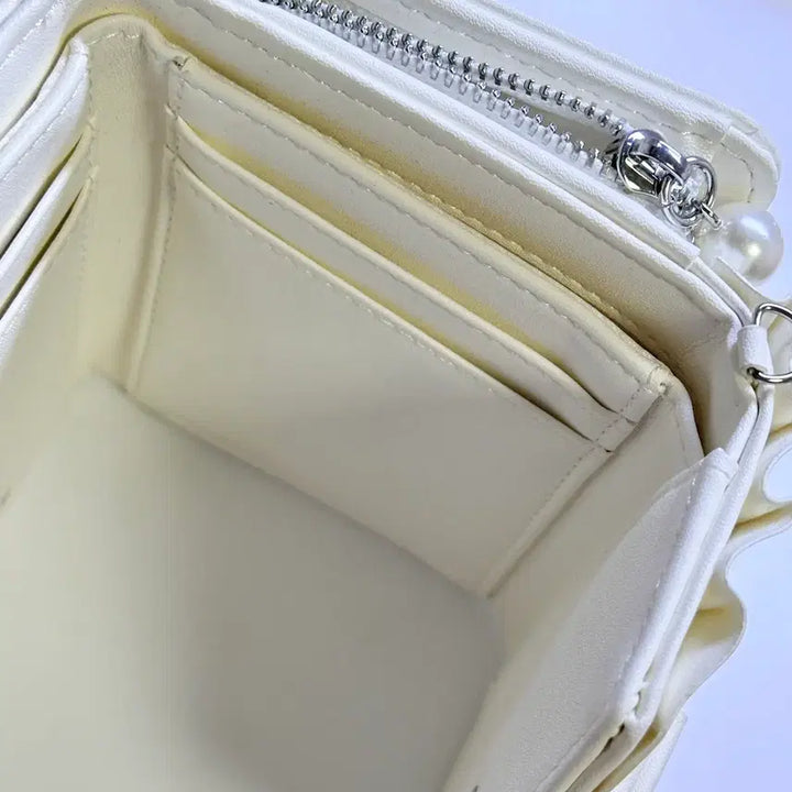 [BUNJANG] Noemi White Ribbon Wallet / 노에미 화이트 리본 반지갑