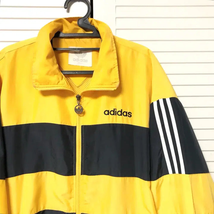 [SOLD OUT] 대장 아디다스 90s 바람막이 자켓 꿀벌 희귀