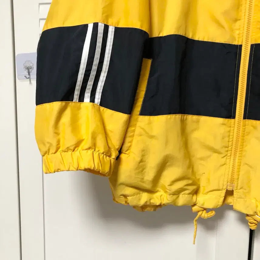 [SOLD OUT] 대장 아디다스 90s 바람막이 자켓 꿀벌 희귀