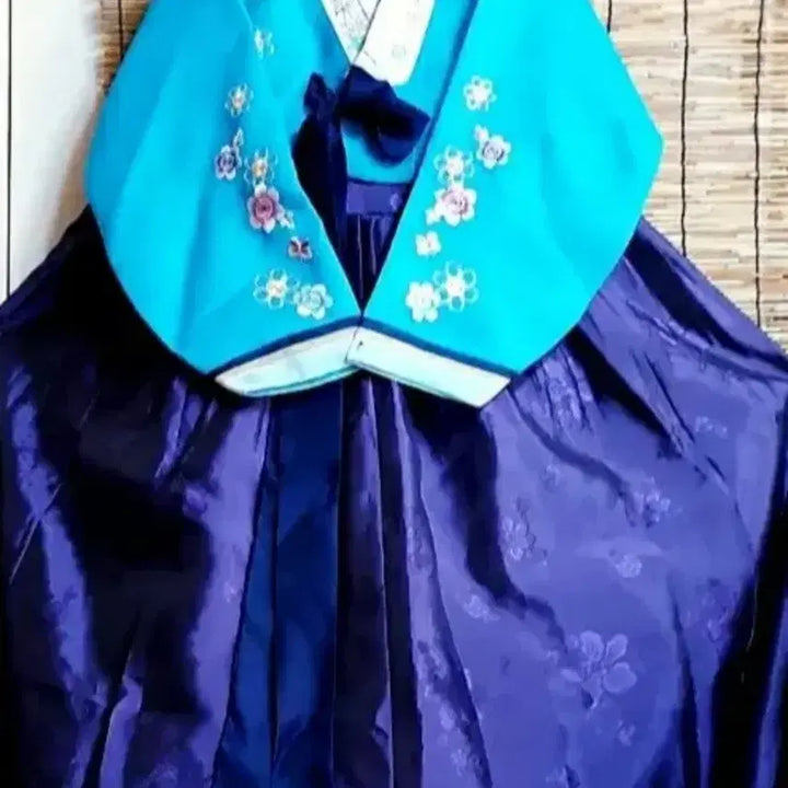 [BUNJANG] Floral Embroidered Hanbok Dress / 새제품)여성한복 하늘색 꽃자수 55~66~날씬77