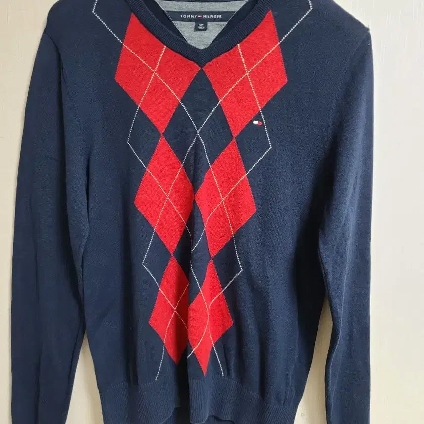 [BUNJANG] Tommy Hilfiger Argyle V-neck Knit Sweater / 타미힐피거 아가일 브이넥 니트 네이비s