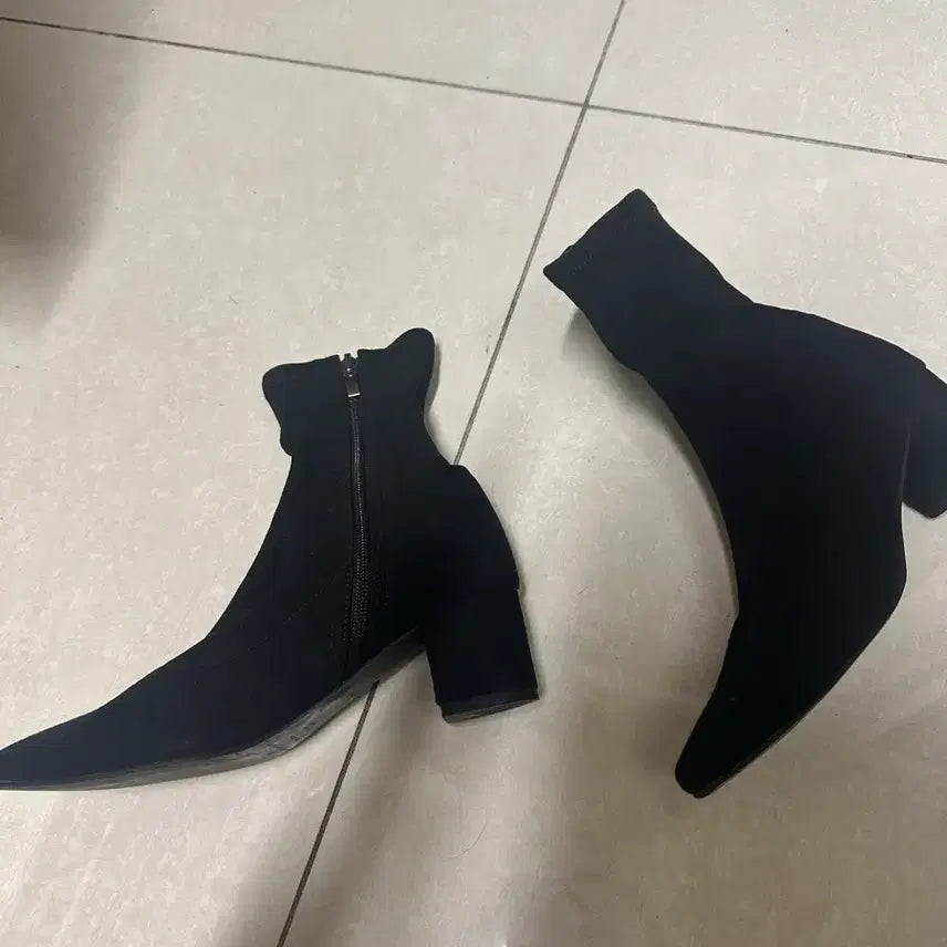 [BUNJANG] Black Ankle Boots / [무료배송](1번착용) 230사이즈 앵클부츠 교환환불불가