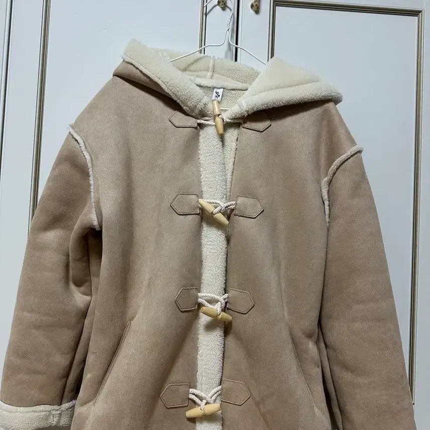 [BUNJANG] Ablie Ivory Beige Short Jacket / 양털 스웨이드 무스탕 베이지 숏자켓 떡볶이코트 /아이보리뽀글이 에이블리