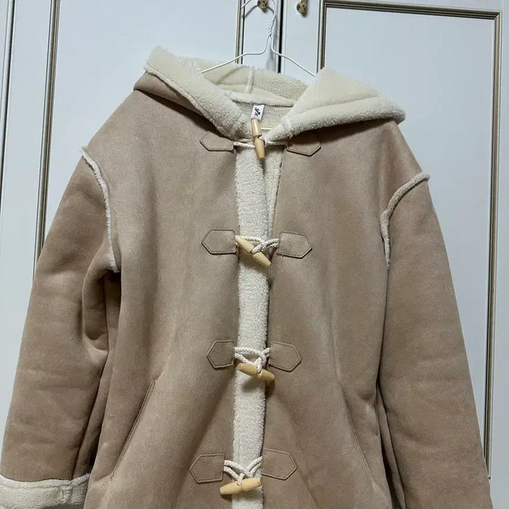 [BUNJANG] Ablie Ivory Beige Short Jacket / 양털 스웨이드 무스탕 베이지 숏자켓 떡볶이코트 /아이보리뽀글이 에이블리