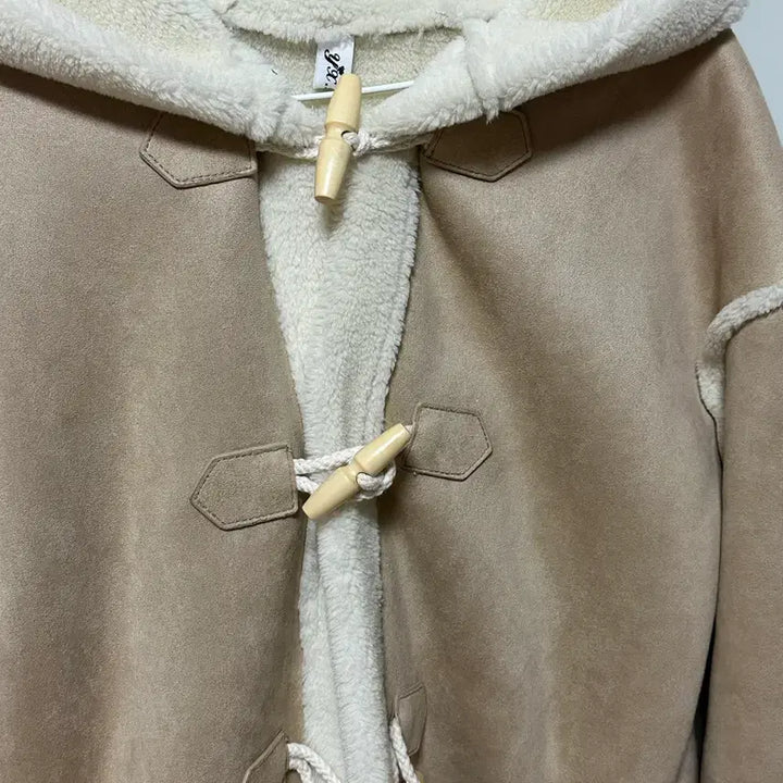 [BUNJANG] Ablie Ivory Beige Short Jacket / 양털 스웨이드 무스탕 베이지 숏자켓 떡볶이코트 /아이보리뽀글이 에이블리