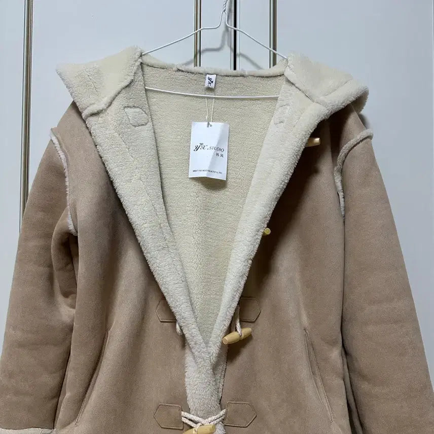 [BUNJANG] Ablie Ivory Beige Short Jacket / 양털 스웨이드 무스탕 베이지 숏자켓 떡볶이코트 /아이보리뽀글이 에이블리