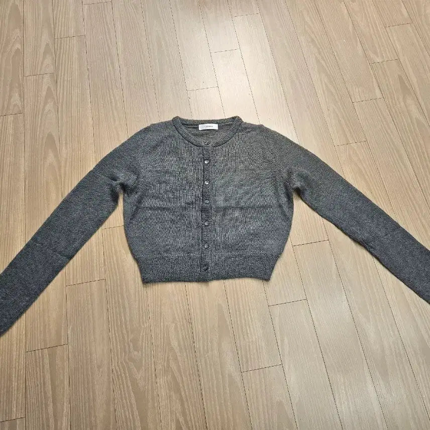 [SOLD OUT] (새상품) LADUNA 회색 가디건