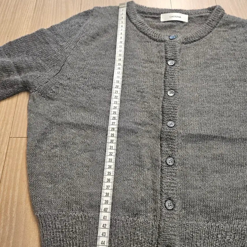 [SOLD OUT] (새상품) LADUNA 회색 가디건