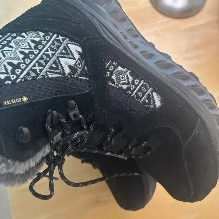 [BUNJANG] Black Yak Gore-Tex Women&