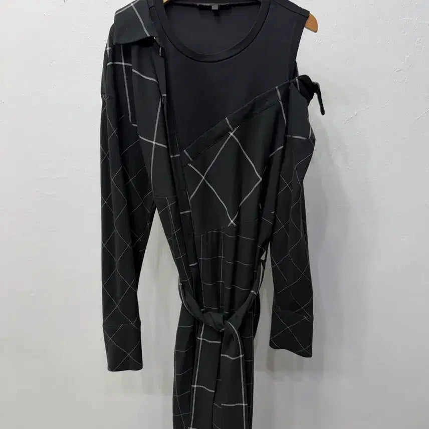 [BUNJANG] Maje Black Check Long Shirt Dress / 정품) 마쥬 블랙 체크 롱 셔츠형 절개 롱 원피스 1