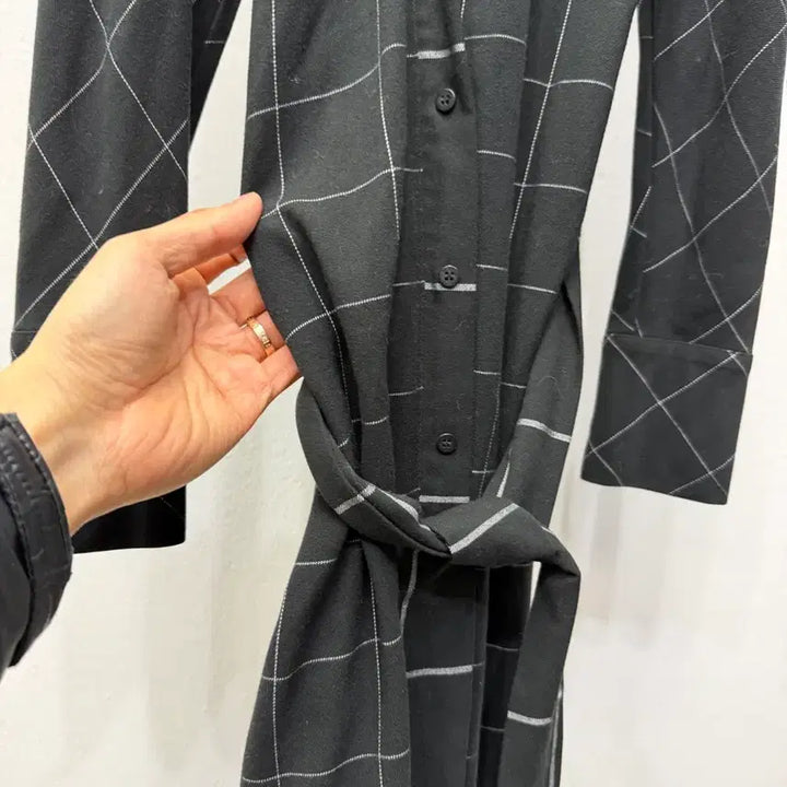 [BUNJANG] Maje Black Check Long Shirt Dress / 정품) 마쥬 블랙 체크 롱 셔츠형 절개 롱 원피스 1