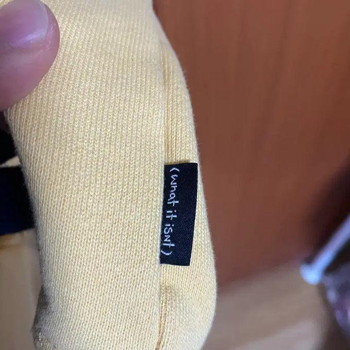 [BUNJANG] What It isnt Hooded Sweatshirt L Size / [What It isnt] 왓잇이즌트 후드티셔츠 L사이즈