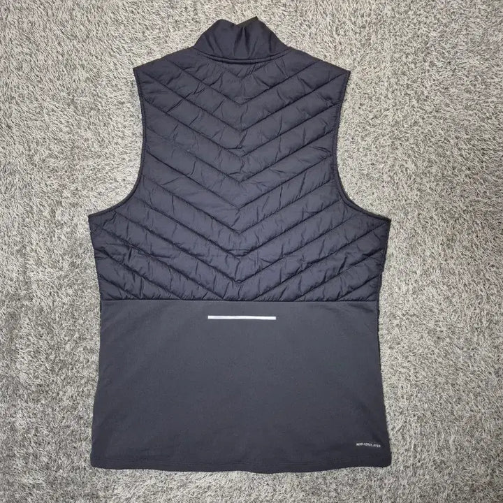 [SOLD OUT] [새상품]나이키 남성 에어로레이어 베스트 L