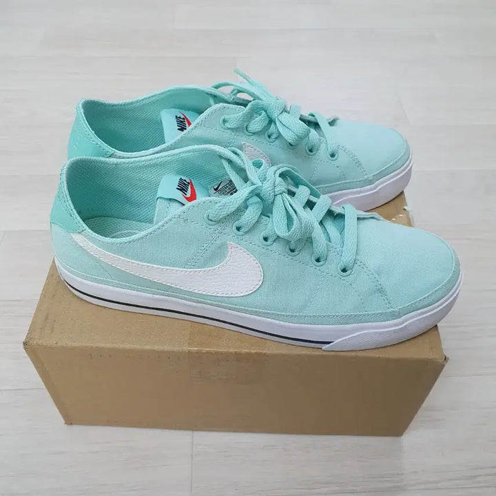 [SOLD OUT] NIKE 나이키 운동화스니커즈신발 코트레거시 캔버스 CZ0294-300