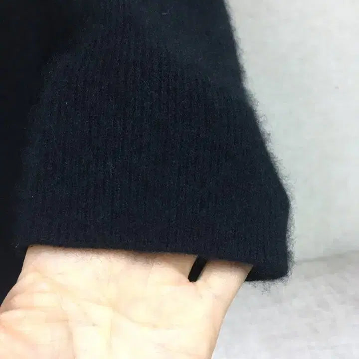 [BUNJANG] GOBI Cashmere Knit Top Black / GOBI 고비  몽골 캐시미어100 니트티 블랙M