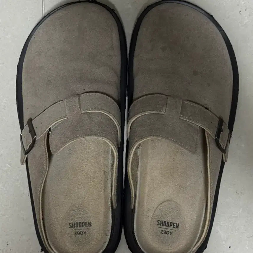 [BUNJANG] Z9DY SHOOPEN Suede Buckle Clogs / [Z9DY X SHOOPEN]오버솔 카우 스웨이드 버클클로그 290