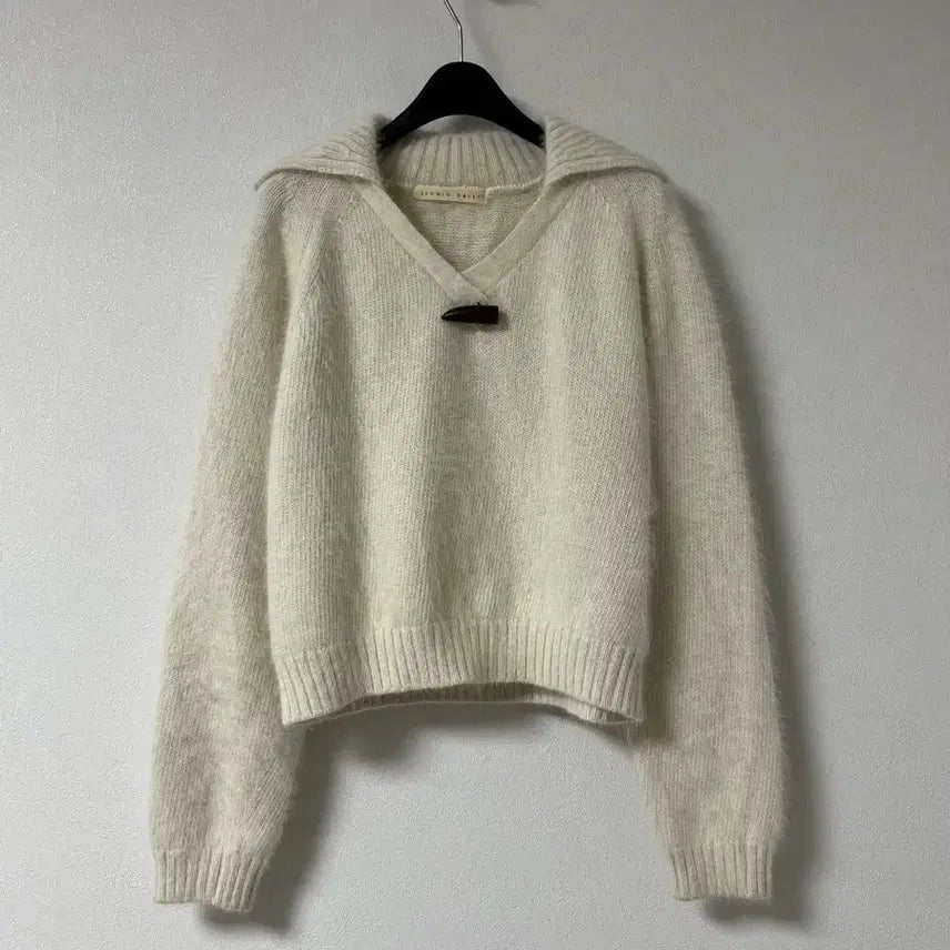 [BUNJANG] Studio Objet Open Collar Angora Blend Knit Sweater / studio objet 오픈카라 니트