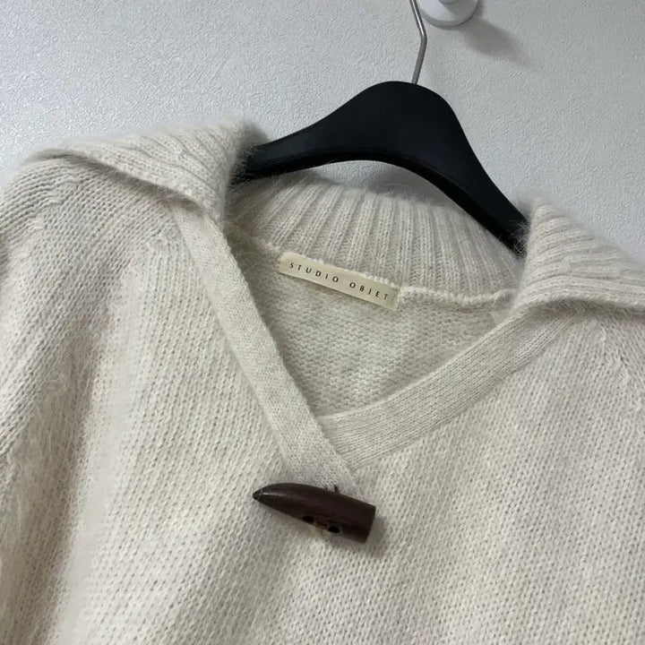 [BUNJANG] Studio Objet Open Collar Angora Blend Knit Sweater / studio objet 오픈카라 니트
