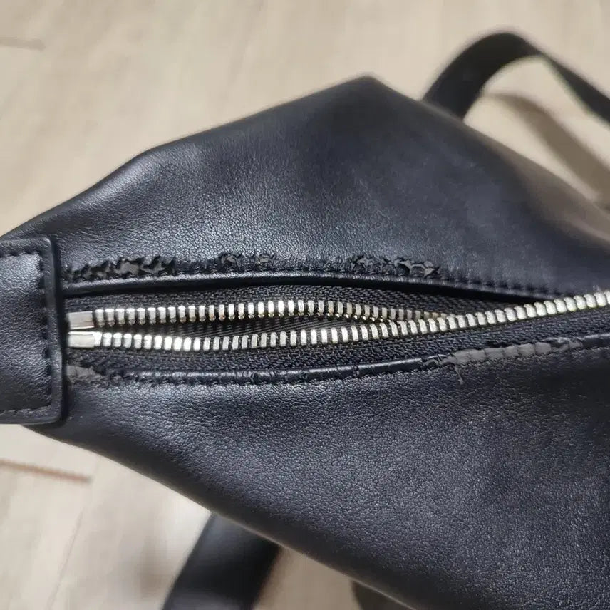 [BUNJANG] Musinsa Standard Synthetic Leather Hobo Bag / 무탠다드 신세틱 레더 호보백 숄더백 가방