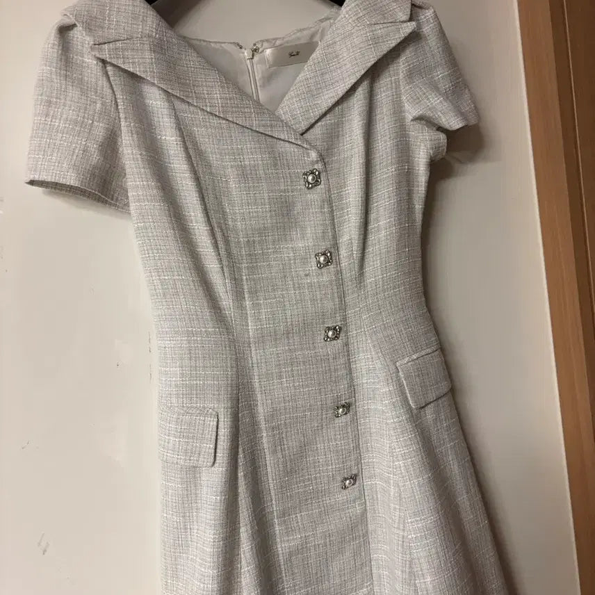 [BUNJANG] Gracewoo Anna Off-Shoulder Tweed Long Dress / 그레이스유 안나 오프숄더 원피스 2부드레스 하객룩 돌잔치 트위드 예복