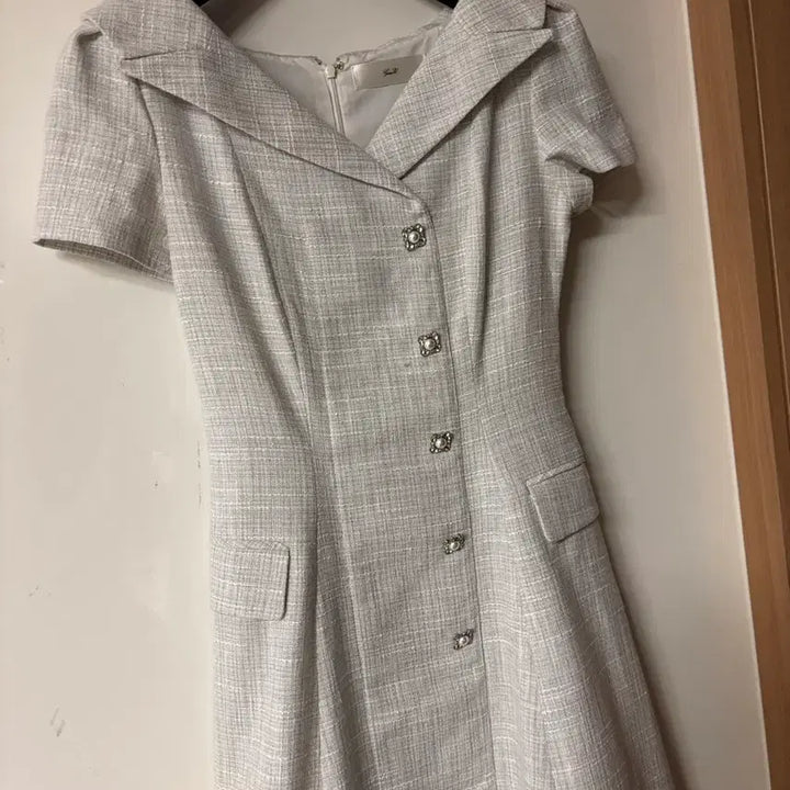 [BUNJANG] Gracewoo Anna Off-Shoulder Tweed Long Dress / 그레이스유 안나 오프숄더 원피스 2부드레스 하객룩 돌잔치 트위드 예복