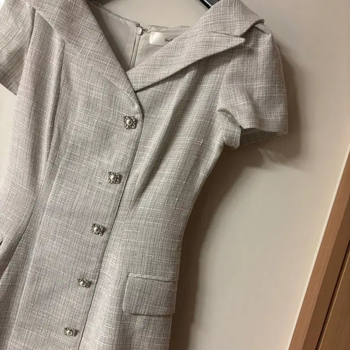 [BUNJANG] Gracewoo Anna Off-Shoulder Tweed Long Dress / 그레이스유 안나 오프숄더 원피스 2부드레스 하객룩 돌잔치 트위드 예복