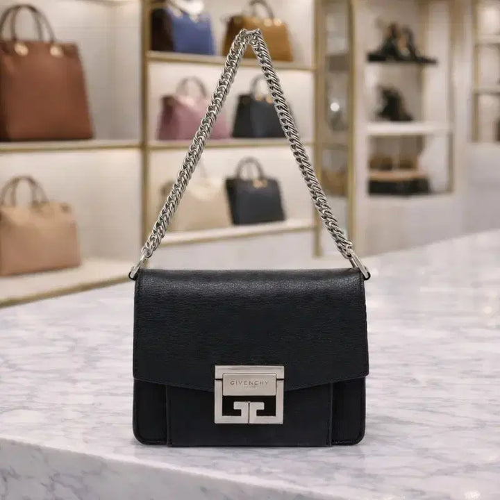 [BUNJANG] Givenchy GV3 Mini Chain Shoulder Bag / [S급] 지방시 GV3 미니 체인 숄더백 판매합니다!!!