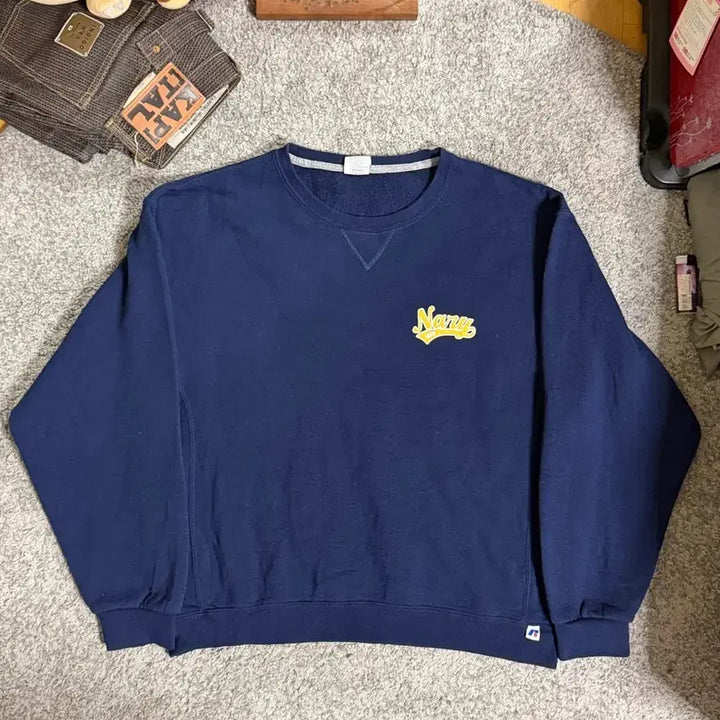 [BUNJANG] Russell Athletic Navy Sweatshirt / 러셀 스웻셔츠 made in Honduras