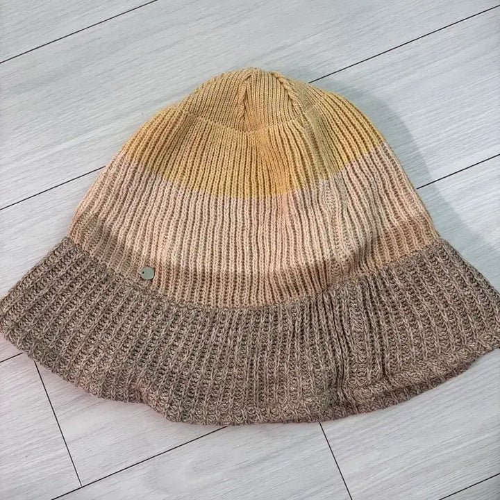 [BUNJANG] Thursday Island Knit Bucket Hat / 썰스데이 아일랜드  니트 버킷햇