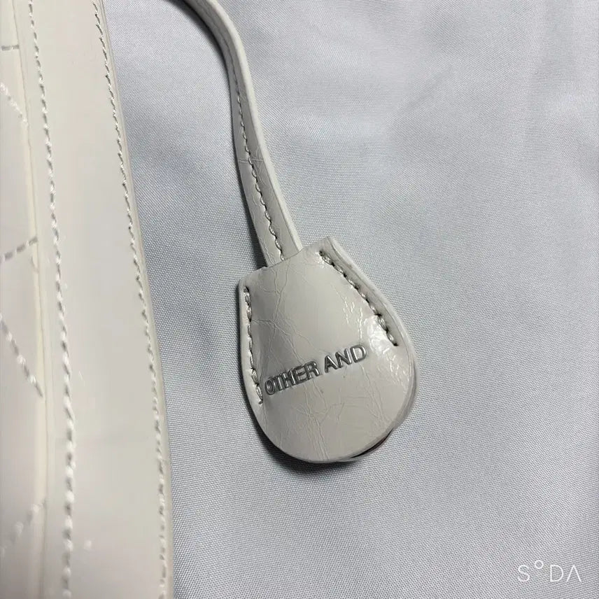 [BUNJANG] Ader &amp; Kamar Bag (Chain Included) / 아더앤드 카마백 (체인포함)
