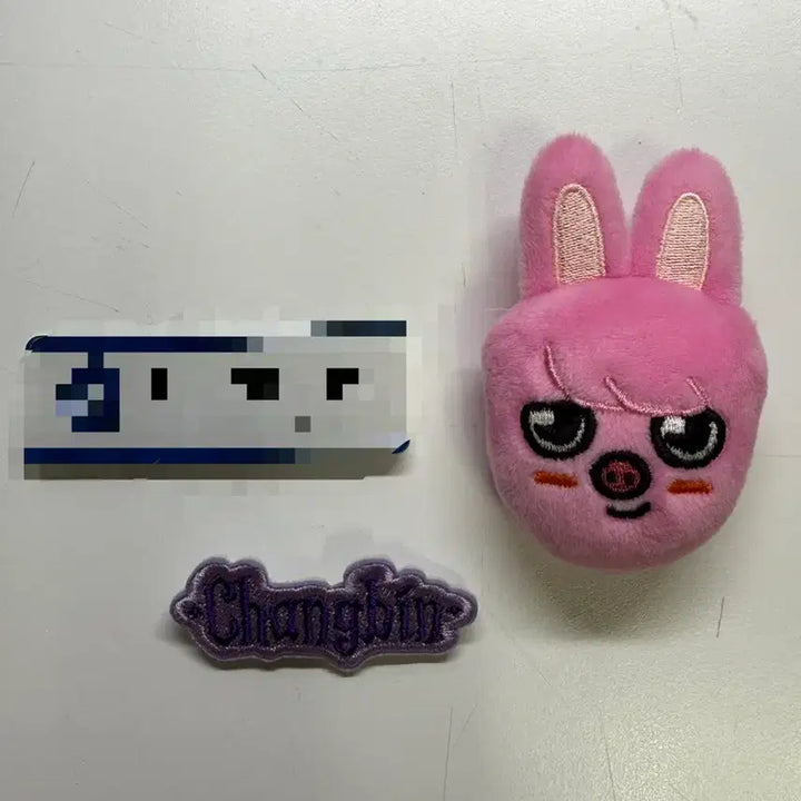 [SOLD OUT] 스키주 돼끼 인형 뱃지