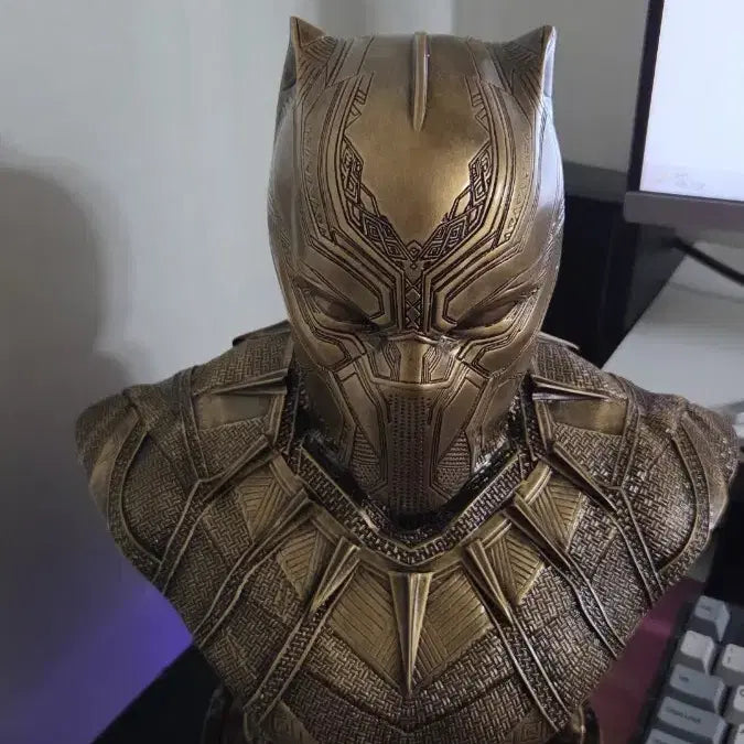 [BUNJANG] Black Panther Large Bust Figure / 블랙팬서 대형 흉상 피규어