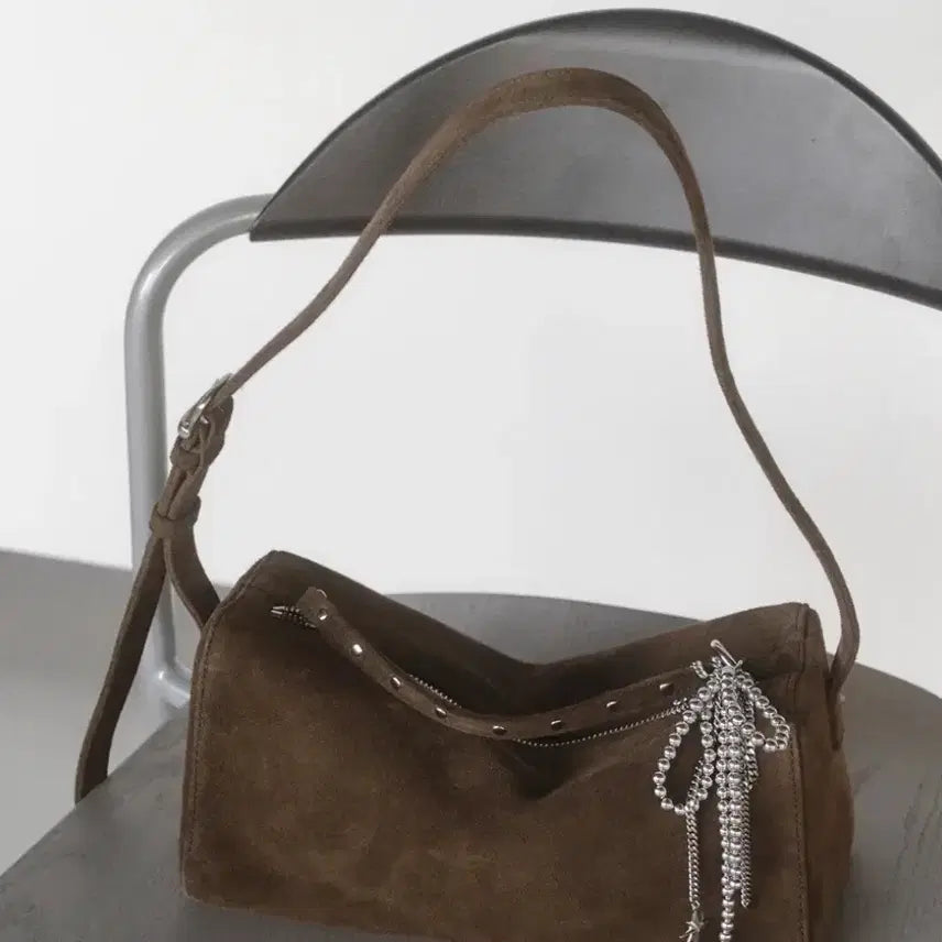 [BUNJANG] Kiho Velva Stud Brick Bag / 기호 벨바 스터드 브릭백 velva stud brick bag 가방