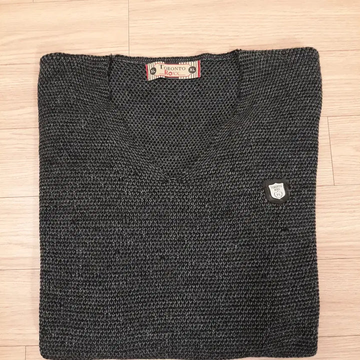 [BUNJANG] TORONTO ROXX V-Neck Knit Sweater (L) / 니트 브이넥 (L)