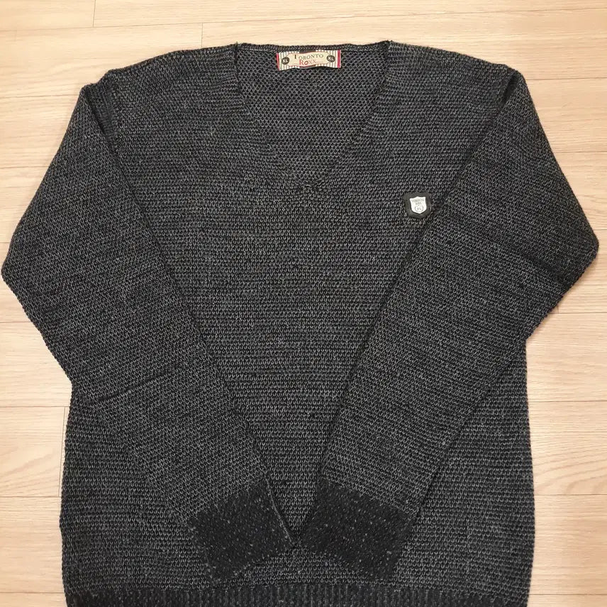 [BUNJANG] TORONTO ROXX V-Neck Knit Sweater (L) / 니트 브이넥 (L)