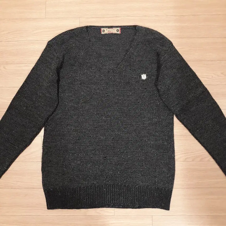 [BUNJANG] TORONTO ROXX V-Neck Knit Sweater (L) / 니트 브이넥 (L)