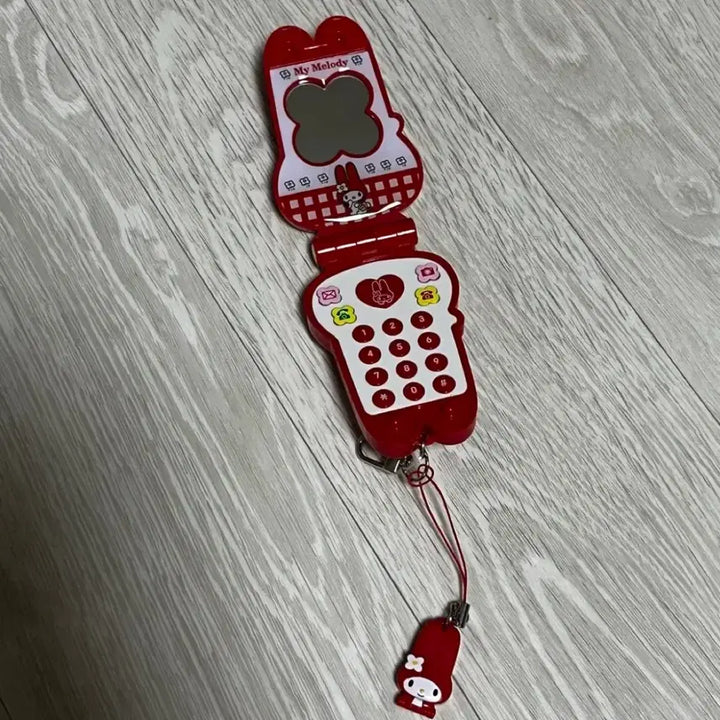 [BUNJANG] My Melody Mirror Keychain / 마이멜로디 핸드폰 거울 키링