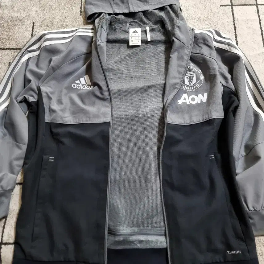 [BUNJANG] Adidas Manchester United AON Windbreaker Jacket / 아디다스 맨유 바람막이 맨체스터 유나이티드 AON 사이즈 95 M