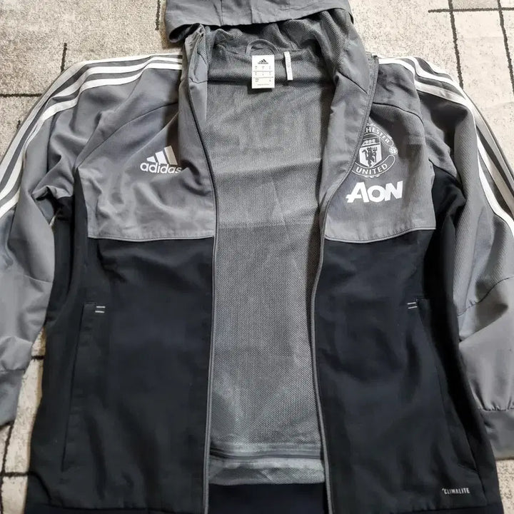 [BUNJANG] Adidas Manchester United AON Windbreaker Jacket / 아디다스 맨유 바람막이 맨체스터 유나이티드 AON 사이즈 95 M