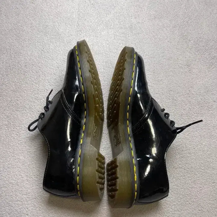 [SOLD OUT] 닥터마틴 1461(10084) 3홀 -260-265
