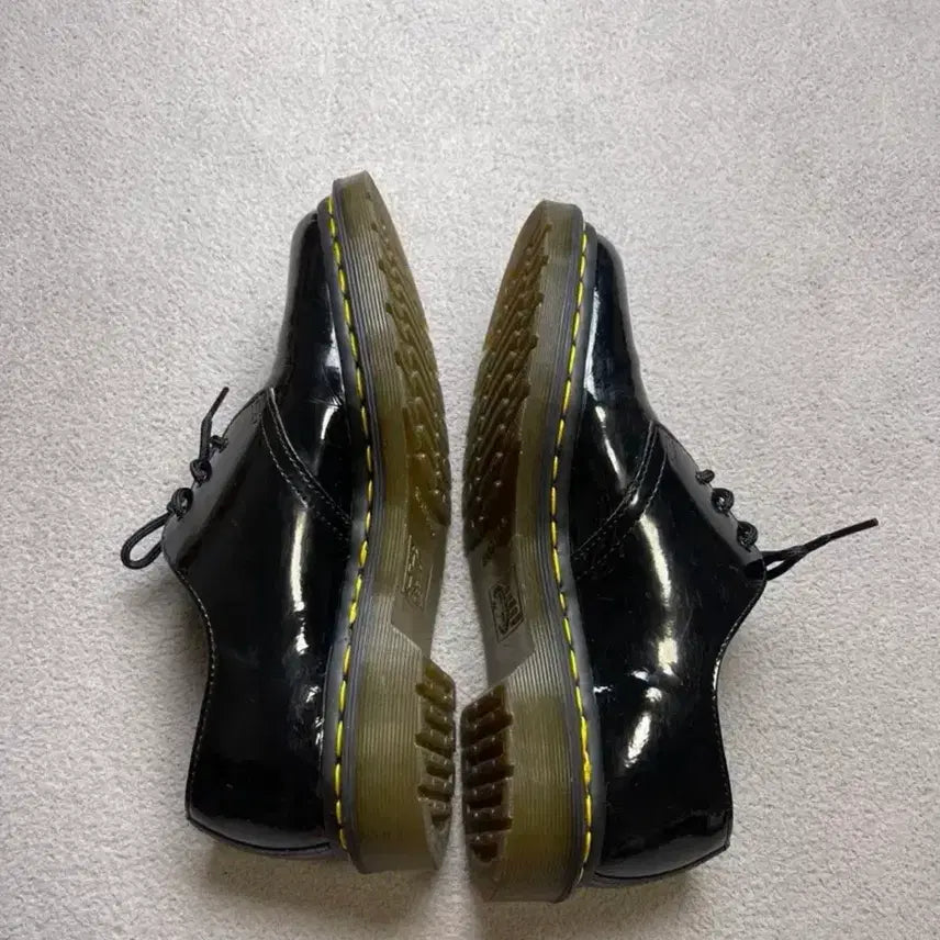 [SOLD OUT] 닥터마틴 1461(10084) 3홀 -260-265